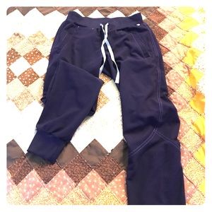 FIGS mocha tech purple jogger scrub bottoms XS